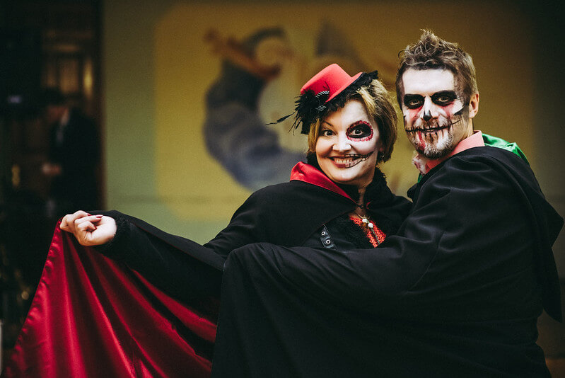 Самые популярные образы на Хэллоуин: свердловчане скупают страшные костюмы
