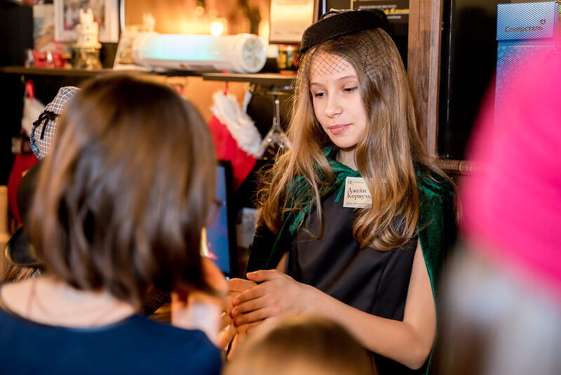 Как необычно отметить 8 марта в школе вместе с Квесторией в Yekaterinburg